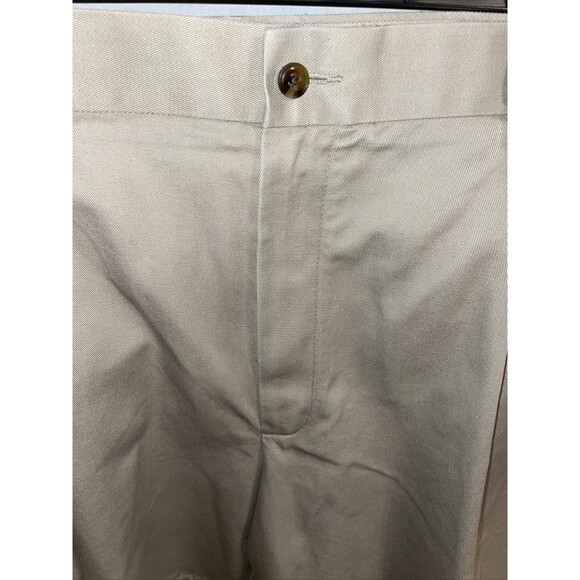 Roundtree & Yorke Golf Shorts Mens Sz 44 Khaki Chino Pockets Zip Fly Belt Loops - Picture 3 of 12